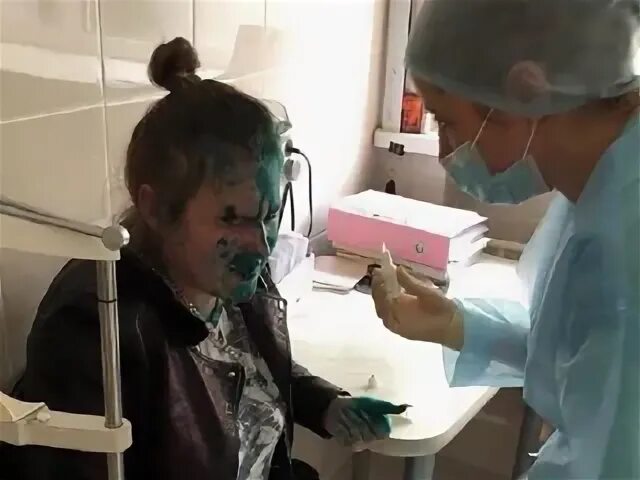 Девушка облила зеленкой бюллетени