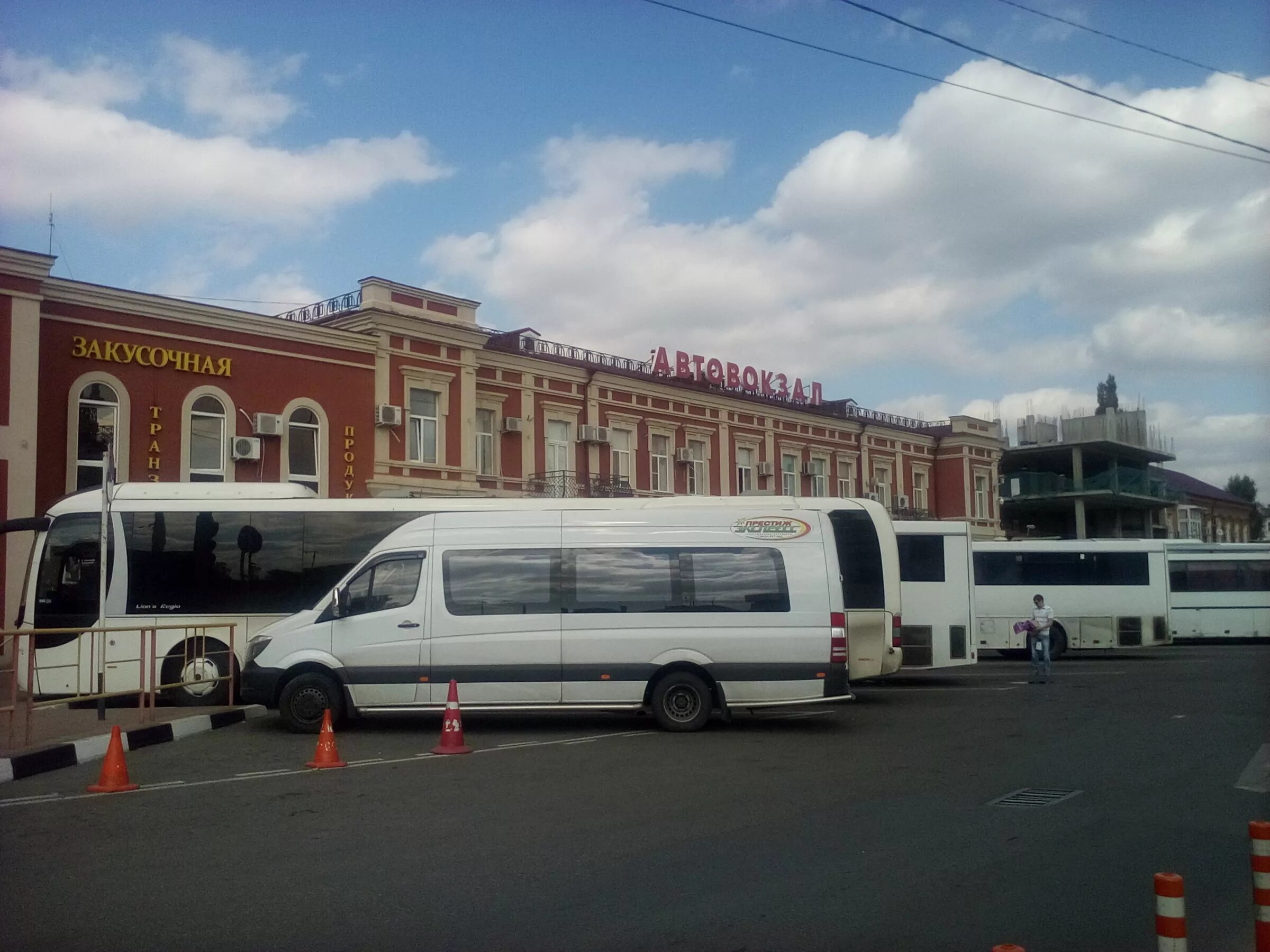 Автовокзал первый автобус. Краснодар-1 (Центральный автовокзал). Краснодар вокзал автовокзал. Автостанция Краснодар 1. Вокзал Краснодар 1 автовокзал.