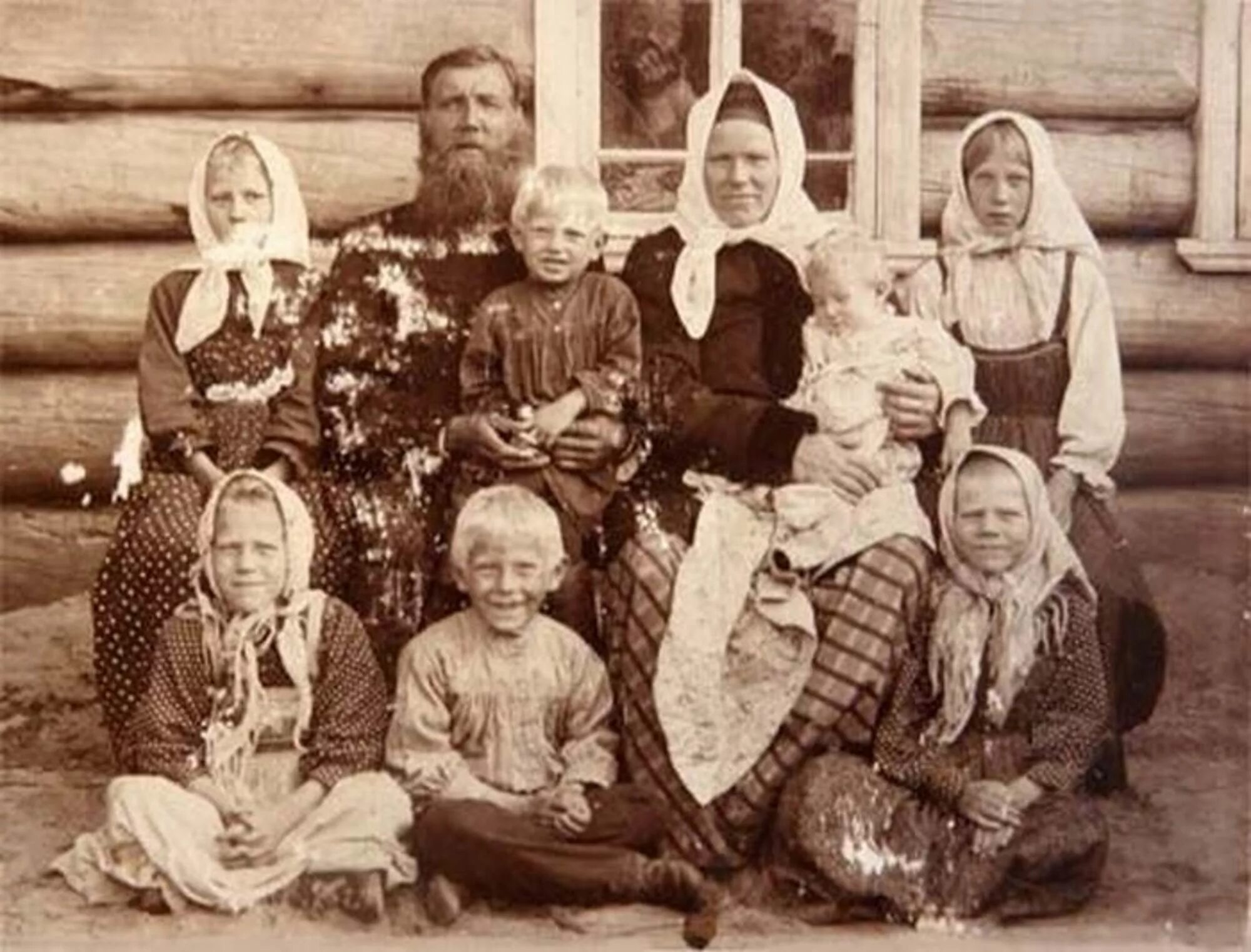 Семья 20 века. Российские фамилии 19 века. Поэты 18 19 века русские. Российские фамилии 19 века. Поэты 19-20 века русские.