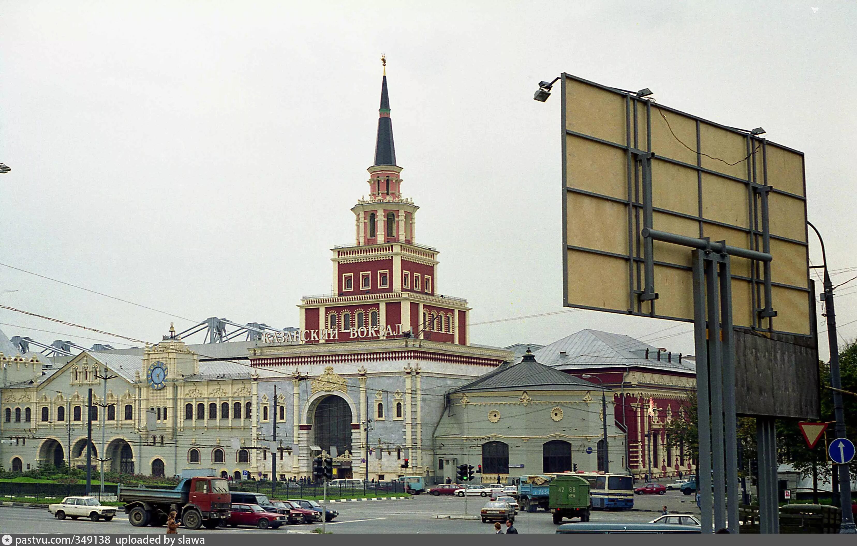 Площадь Казанского вокзала Москвы. Московский Казанский вокзал. Казанский вокзал станция. Здание Казанского вокзала в Москве Щусев.