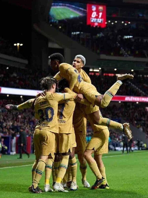 барса псж. барселона наполи 8 августа 2020. Pedri barcelona 2022. лео месси 2021. барселона-1.