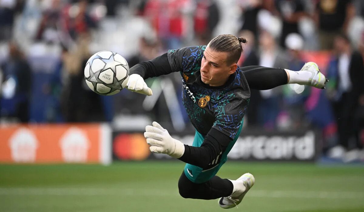 Педро харо вратарь реал. Андрей лунин 2022. Лунина футболист. Лунин вратарь реал мадрид. Лунин вратарь реал.