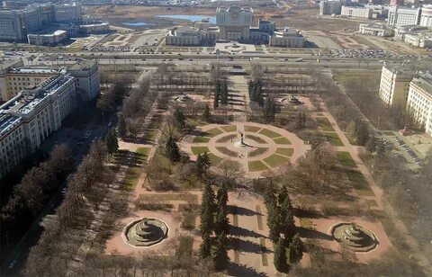 83 год москва