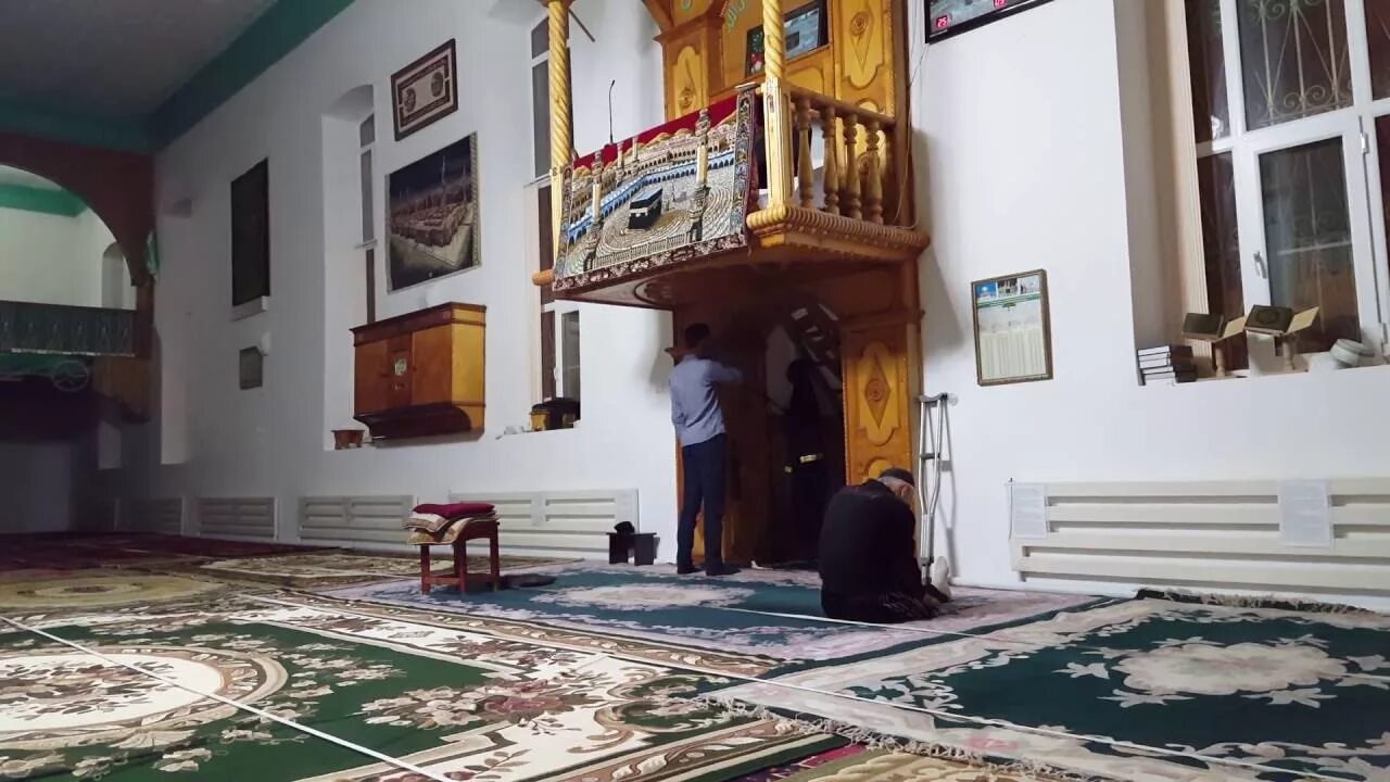 Погода в нижнем дженгутае. Дженгутай Дагестан. Нижний Дженгутай. Нижний Дженгутай Центральная мечеть. Мечети в Нижнем Казанище.
