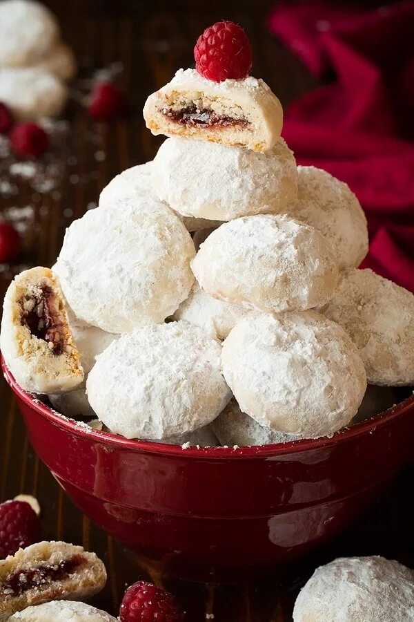 Снежки рецепт фото. Печенье Снежка. Снежки десерт. Снежки Рождественское печенье. Пирожное снежки.