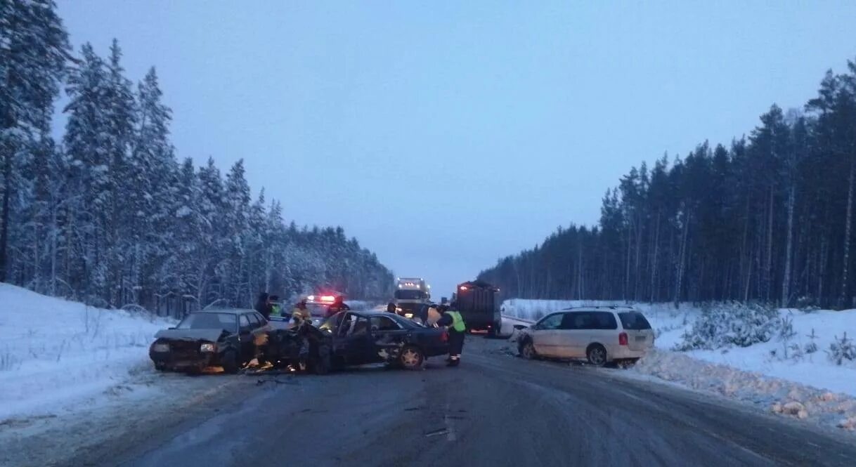 Погода в среднесибирском тальменского. Авария на трассе в Тальменском районе. Авария Озерки Самарская область. ДТП между трассой Чернышевск-Жирекен. Авария между туркой и Гремячинск.