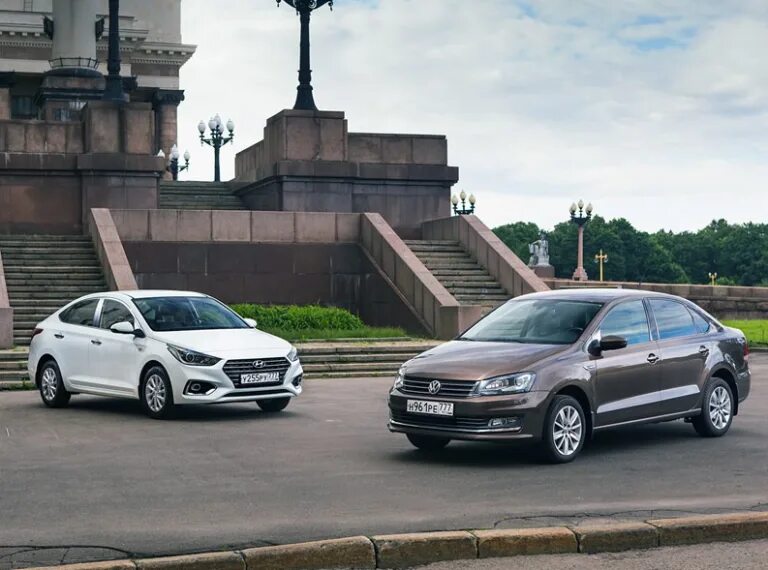 Хендай Солярис Фольксваген поло. Polo vs Hyundai Solaris. Фольксваген поло или Хендай Солярис. Хендай Солярис или фольцвагинполо. Hyundai volkswagen