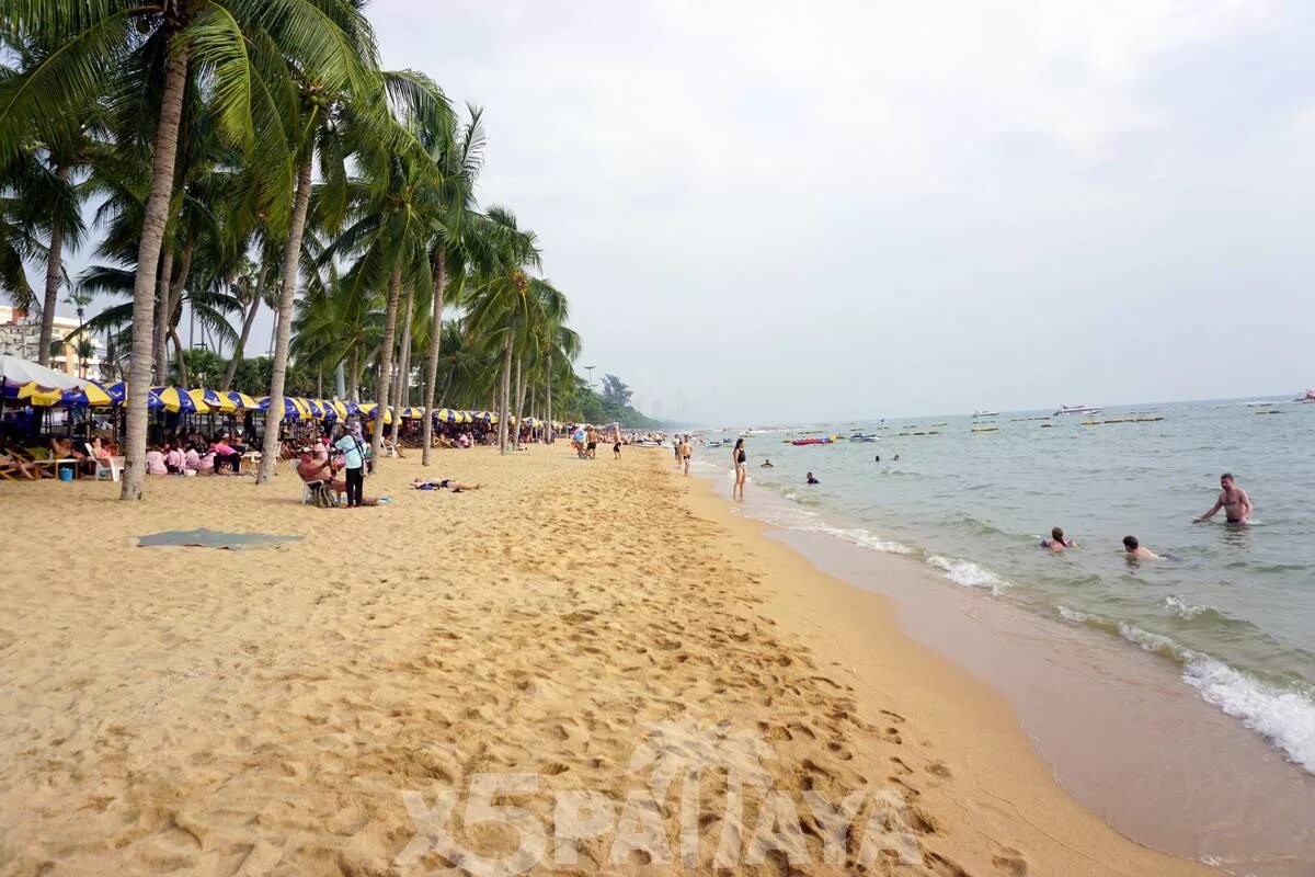 Pattaya Beach This photo was taken from the North end of t. Flickr