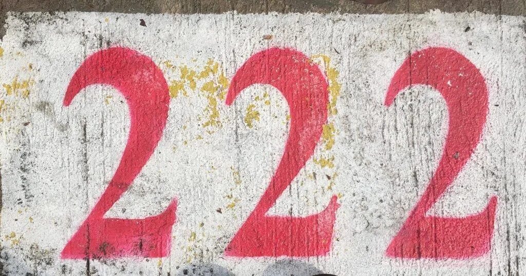 222 нумерология. Магия числа 222. Три 222. Цифра 222 в нумерологии. 222 цифры.