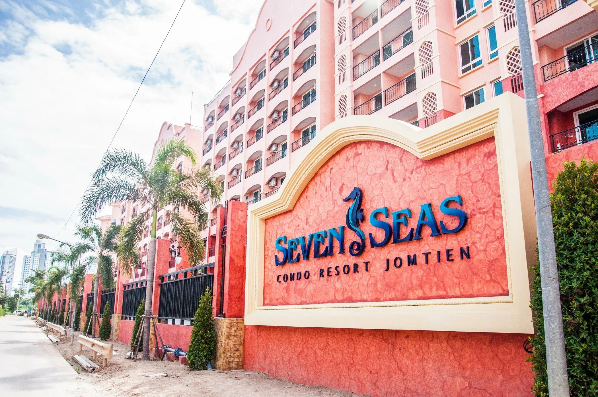Паттайя семь морей кондо. Паттайя семь морей кондо. Seven seas паттайя. Seven seas паттайя. Севен сис паттайя кондоминиум.