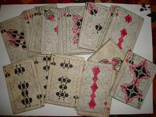 Тюремные карты стос. Тюремные карты игральные. Тюремные карты. Игральные карты зеков. Тюремный стос.