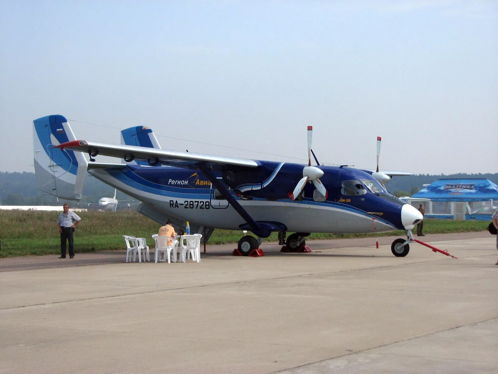 Ан 28 петропавловск камчатский. Шасси ан-28. Ан 28 палана. Ан-28 пассажирский самолёт. Самолет ан 28.