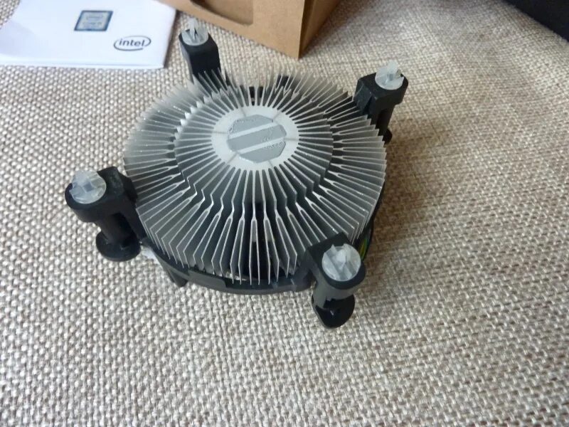 Кулер для core i5 9400f. 9400f. i5 9400f box. кулер для i5 9400f. i5 9400f box cooler.