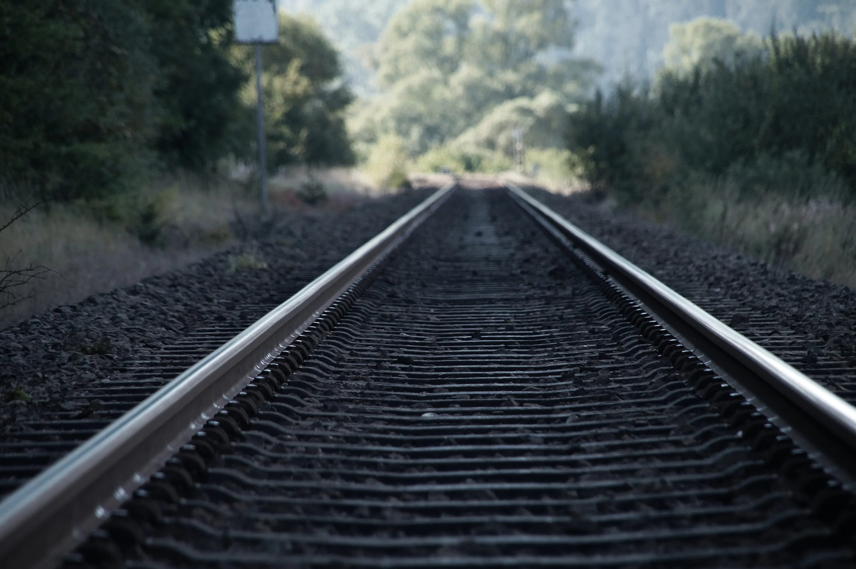 Как называется дорога поезда. Rail track железная дорога. железнодорожное полотно. поезд рельсы. рельсы ржд.