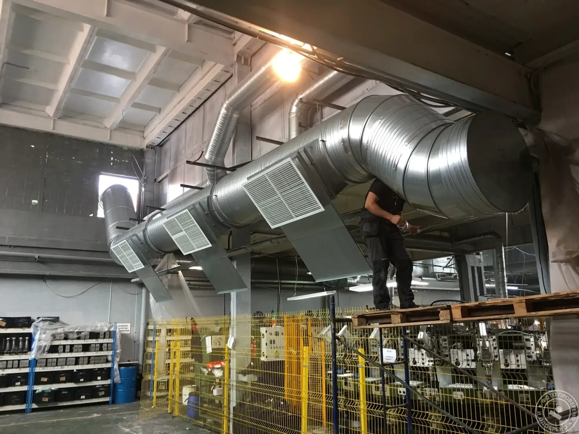 Канальная система приточной вентиляции. Дымоудаление из цокольного этаж. Вытяжка подземного паркинга. Воздуховоды для вентиляции. Система вентиляции.
