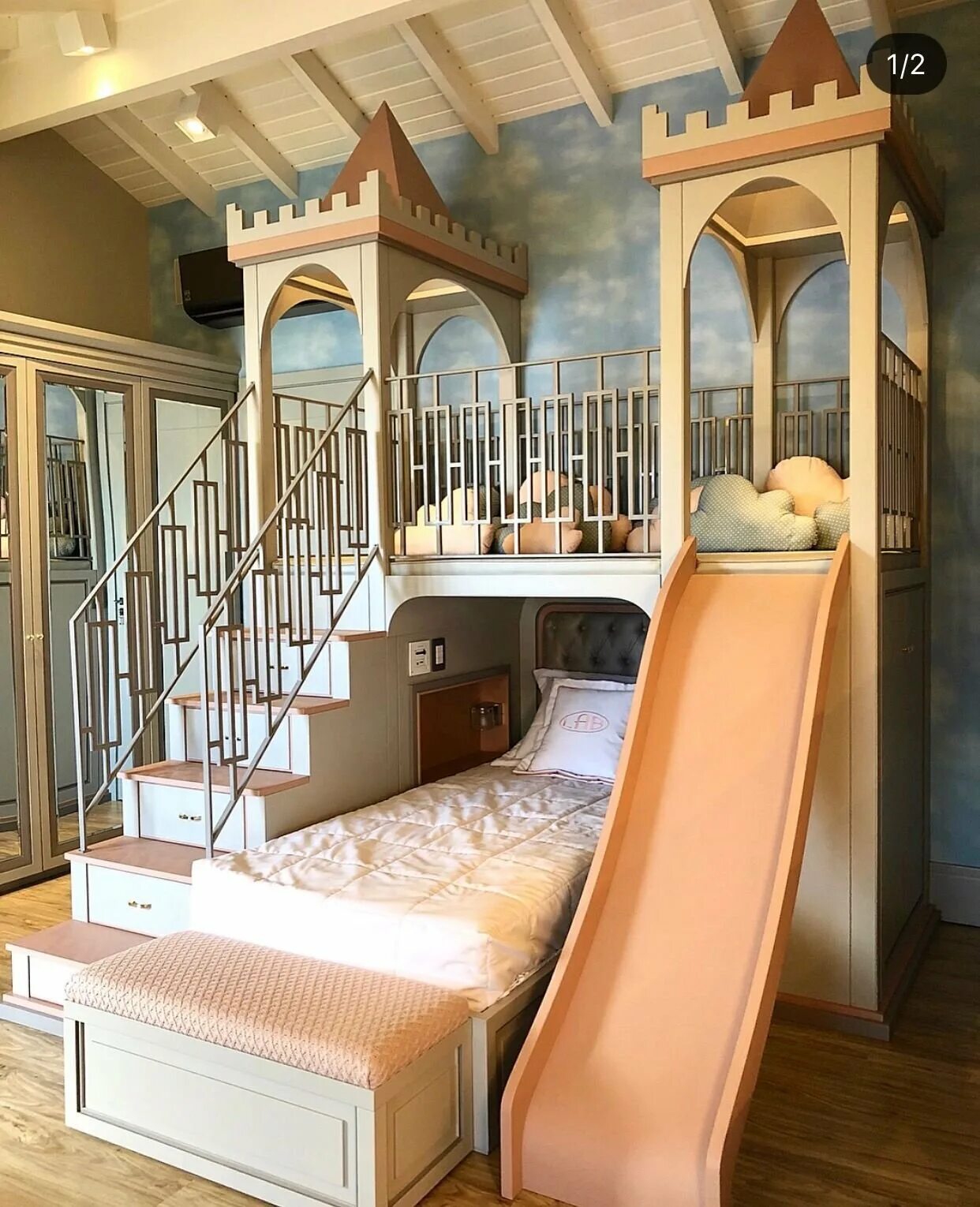 Двухэтажный спальный. Двухъярусная кровать Бастион 357640. Необычная детская комната. Двухэтажная кровать для девочек. Необычная детская кровать.