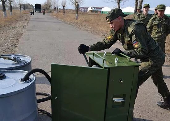 Начальник службы горючего. День военной службы горючего. Служба горючего. Подвоз горючего войска. Склад службы горючего.