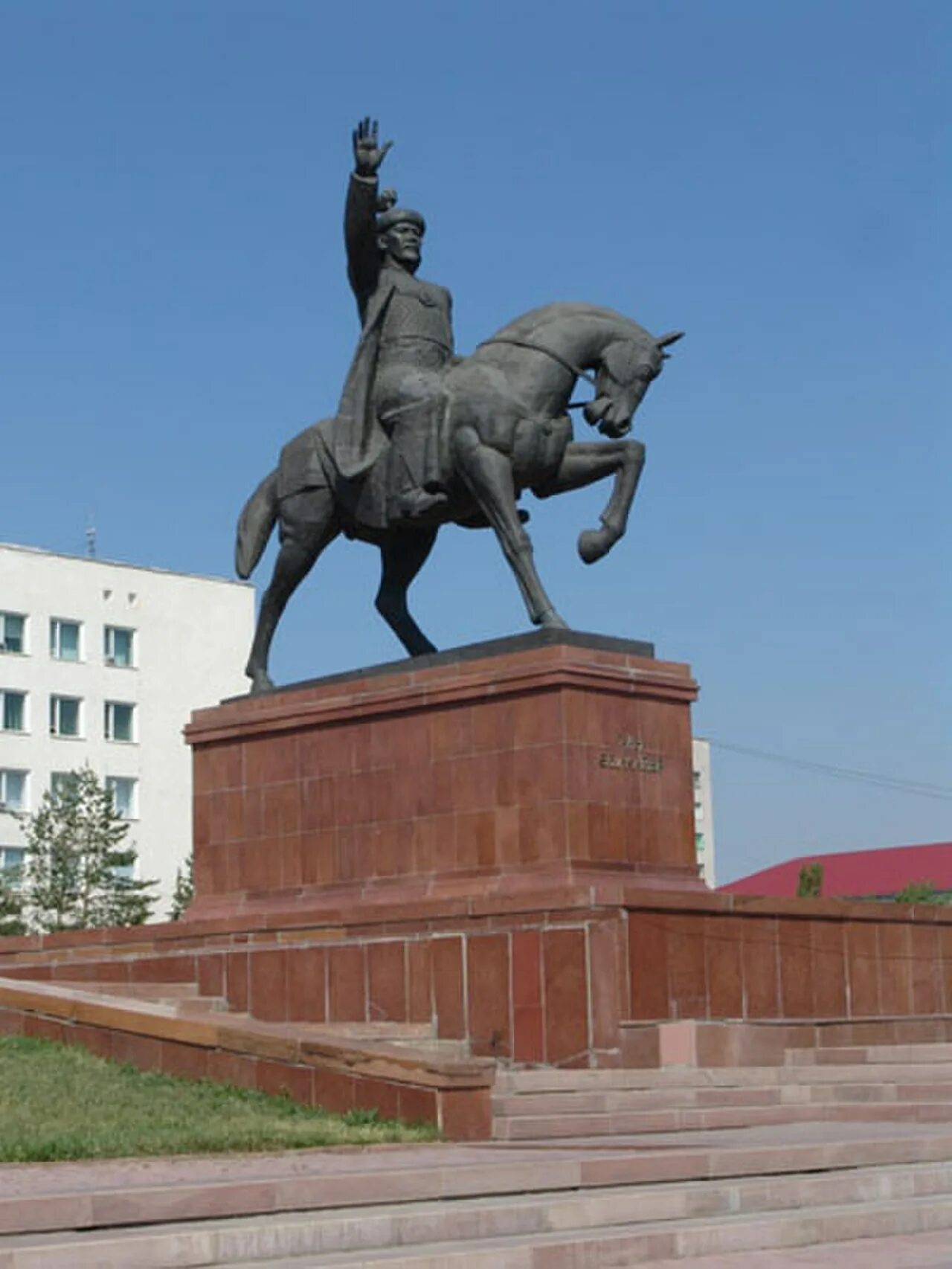 Абилкайыр хана актобе. Памятник Абулхаир Хану. Актобе Абылхаир Хан памятник. Абулхайр Хан казахский Хан. Абулхаир Хан младшего жуза.