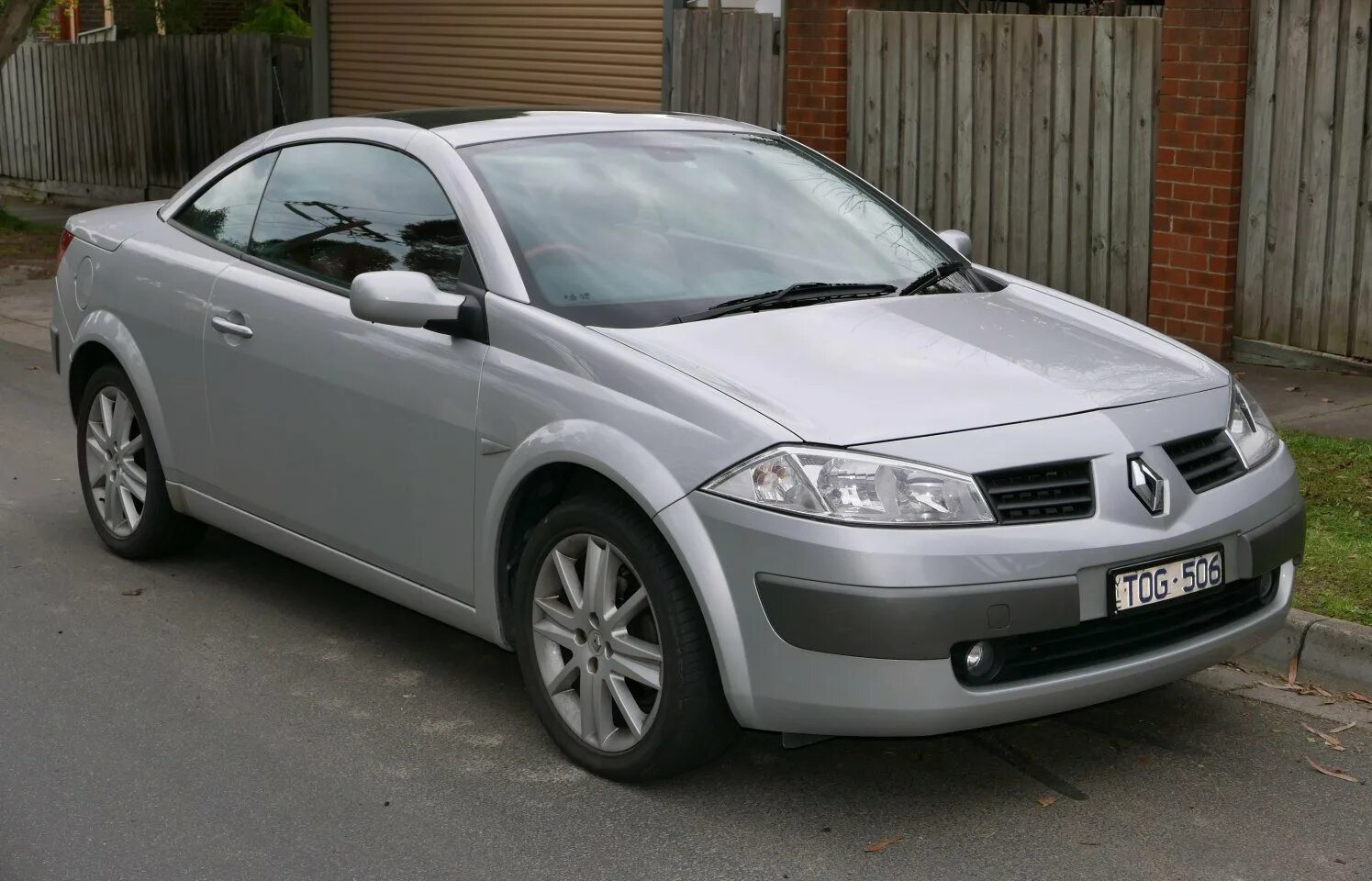 Куплю renault megane 2. Renault Megane 2 cc. Рено Меган 2 кабриолет. Рено Меган купе 2004. Рено Меган 2 купе.