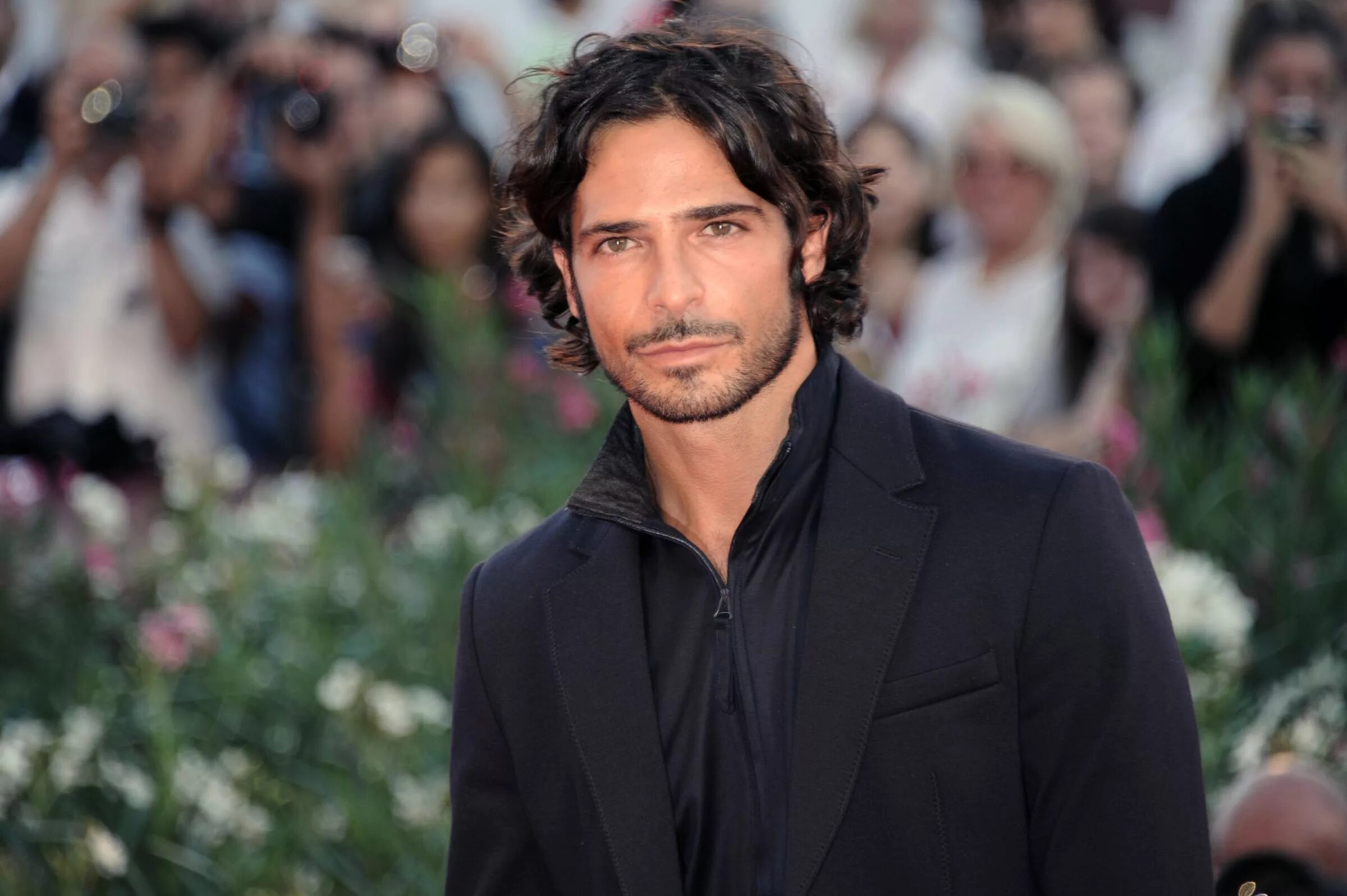 Итальянцы внешность. Итальянские мужчины. Итальянцы красавцы. Джузеппе дзено. Красавцы испанцы антонио купо.