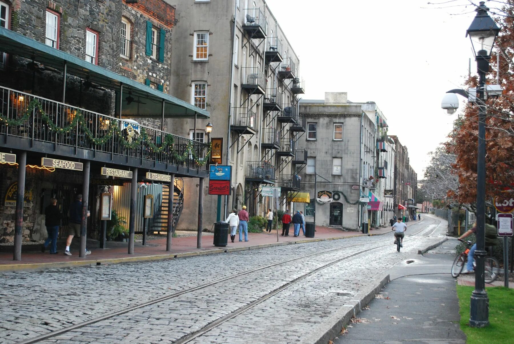 Ривер-стрит улица. Chris mayer. Savannah the place. Savannah georgia river street sweet. Нидерланды столица.