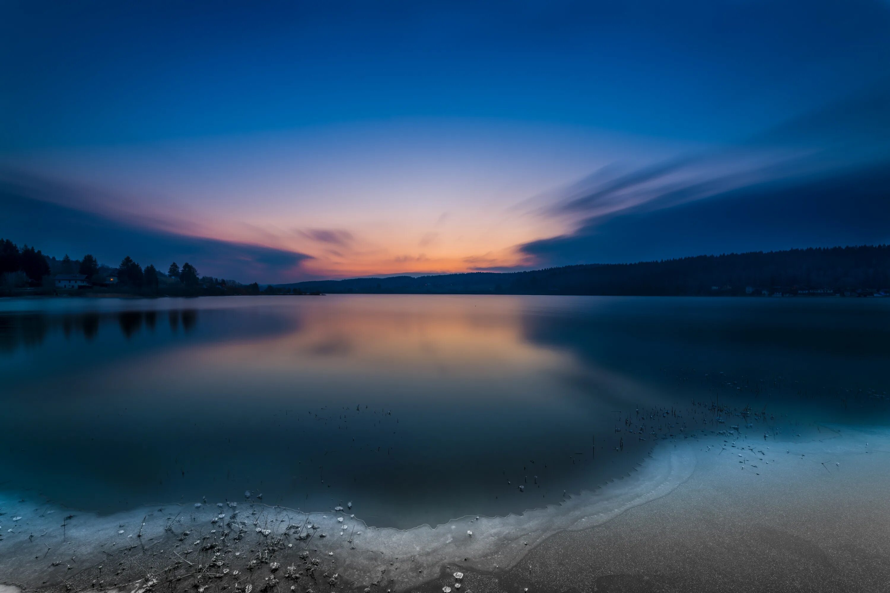 Вода первый горизонт. Озеро Горизонт. Закат на озере. Красивые природа озера Горизонт. Озеро до горизонта.