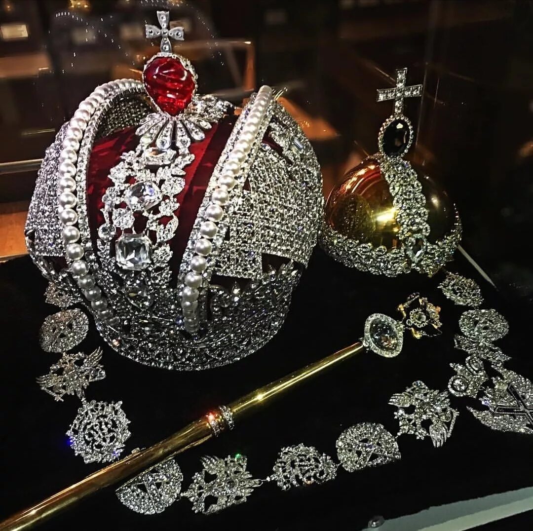 скипетр оружейная палата. шапка мономаха скипетр и держава. корона скипетр держава. корона скипетр держава российской империи. держава самая самая.