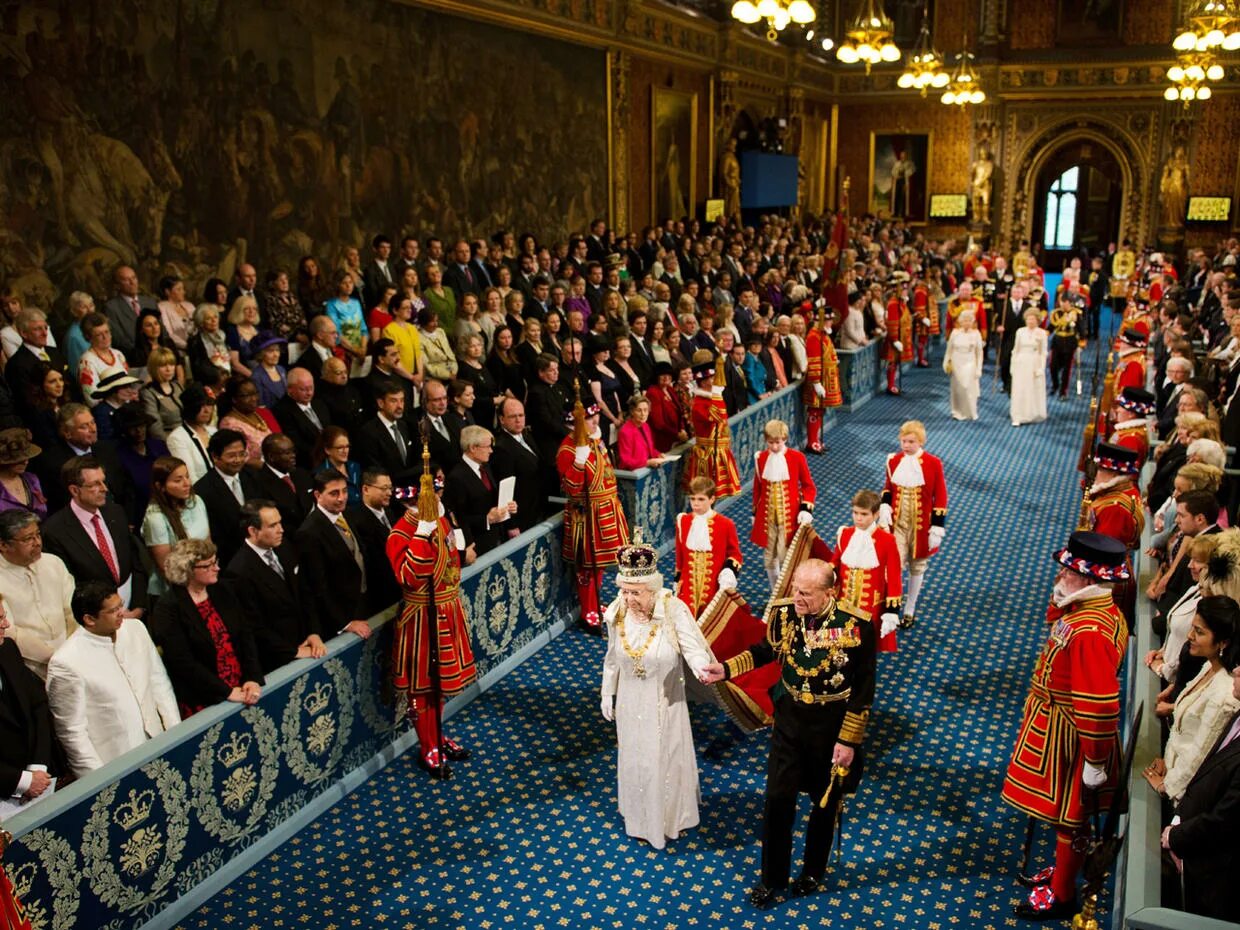 Исчезнувшие сокровища империи. Управитель королевского двора. Людовик 14 король франции версаль. Three kingdoms total war управление полководцем. Дополнение the royal court.