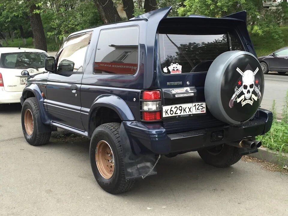 Паджеро коротыш купить. Mitsubishi Pajero 2. Мицубиси Паджеро коротыш. Мицубиси Паджеро 2 коротыш. Паджеро 3 коротыш.