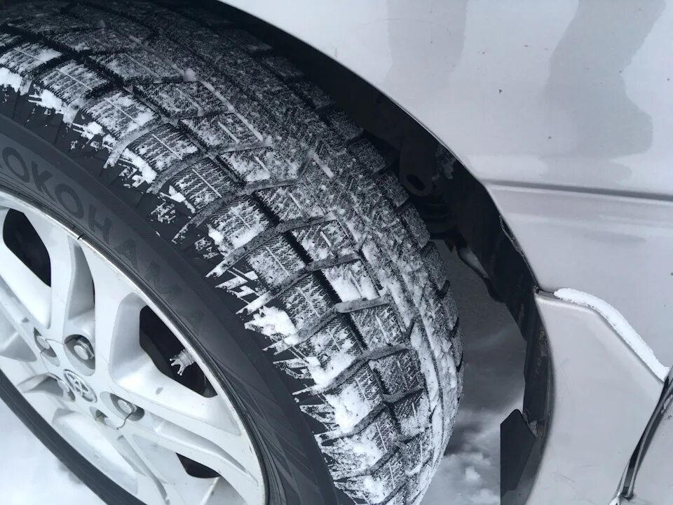 Топ зимних бюджетных шин. Yokohama ice guard ig60. шины yokohama ice guard ig60. йокогама айс гуард ig 60. yokohama ice guard 60.