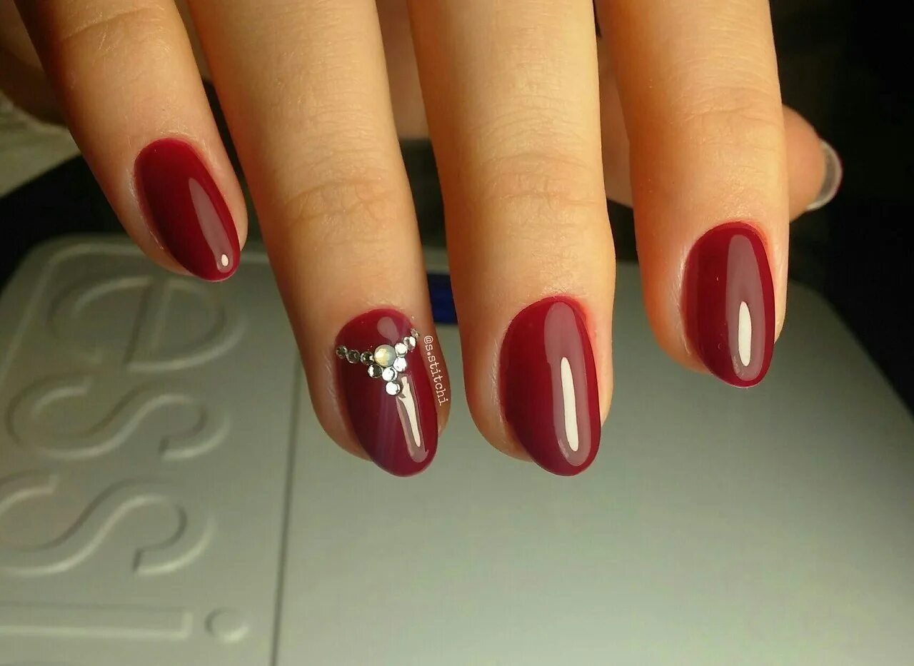 Pin on lovely. مانيكير Rhinestone nails, Burgundy nails, Wine nails