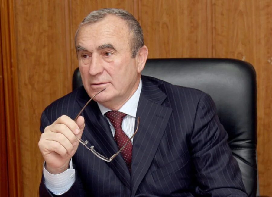 Магомед ахматов кэмз. Абдулатипов раджаб гаджимурадович. Тирмитов рамазан. Кубасаев. Серый журнал дагестана.