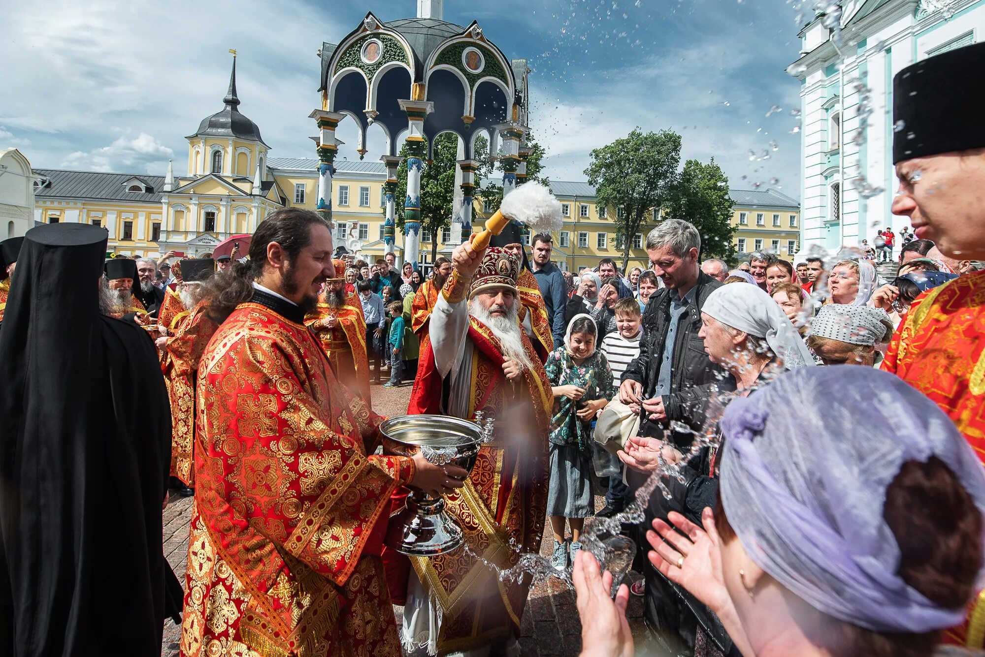 Церковный праздник сегодня 27 февраля. Религиозные праздники. Церковный праздник сегодня фото. Церковные праздники фото. Преполовение молебен.