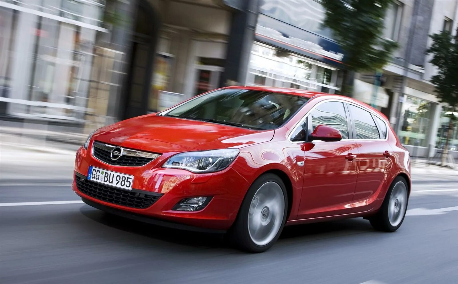 Опель купить уфа. Opel Astra 5 дверный. Opel Astra 2010 хэтчбек.