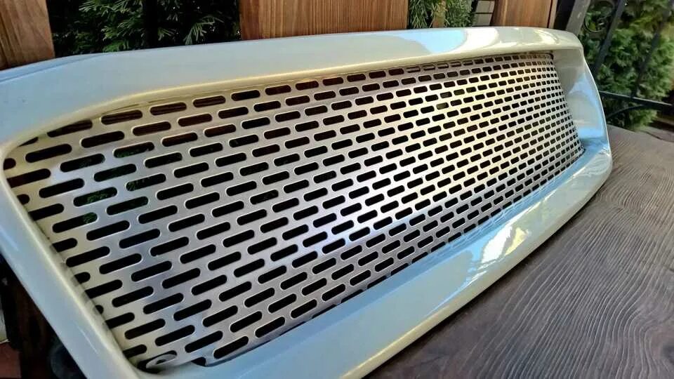 Изготовил решетку радиатора. 21093 сетка. Audi 80 b4 черная решетка. Сделаю решетку радиатора. Решетка радиатора своими руками.