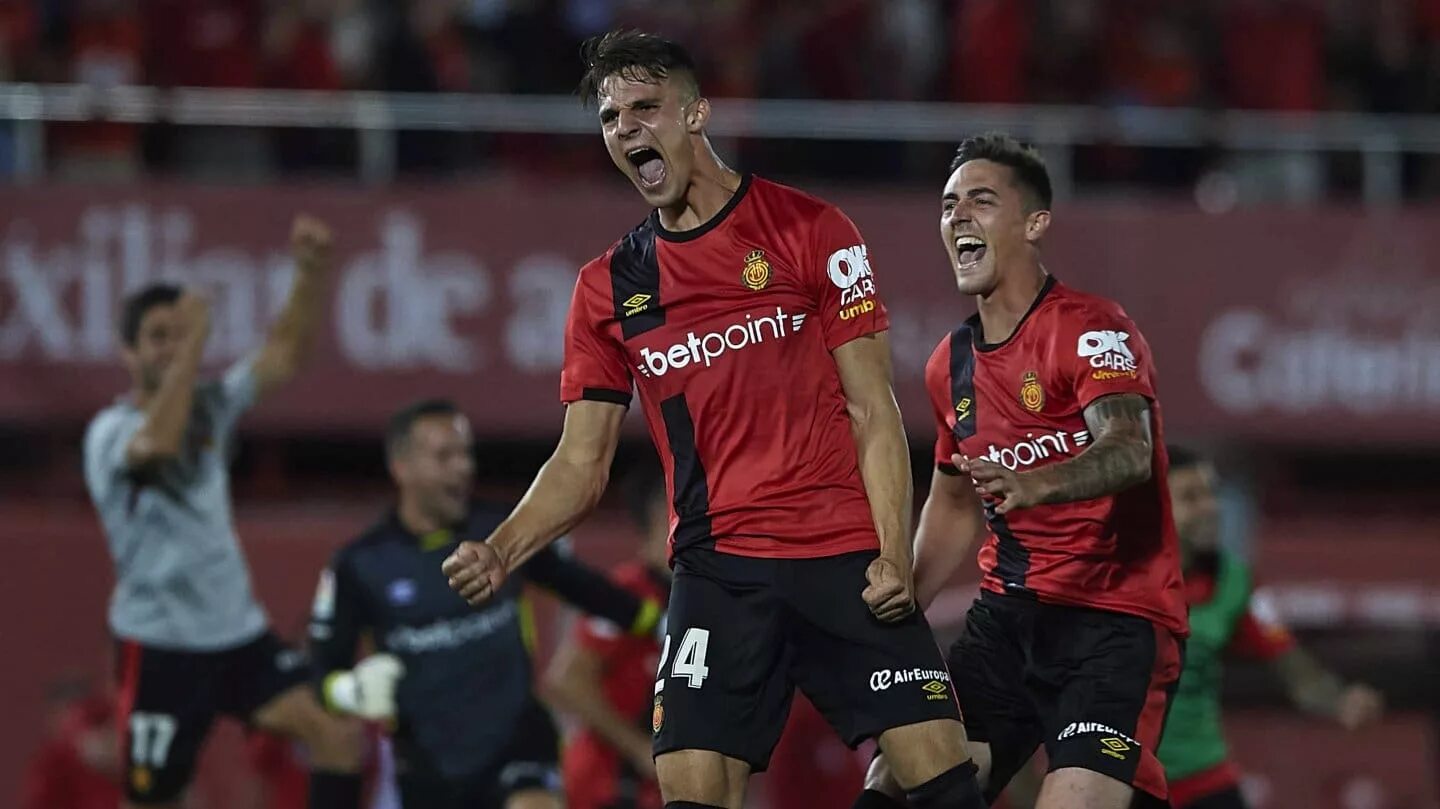 Марата футбол испания. Севилья райо вальекано прогноз. Чемпионат испании мальорка. Майорка футбольный клуб. Футбол 2.