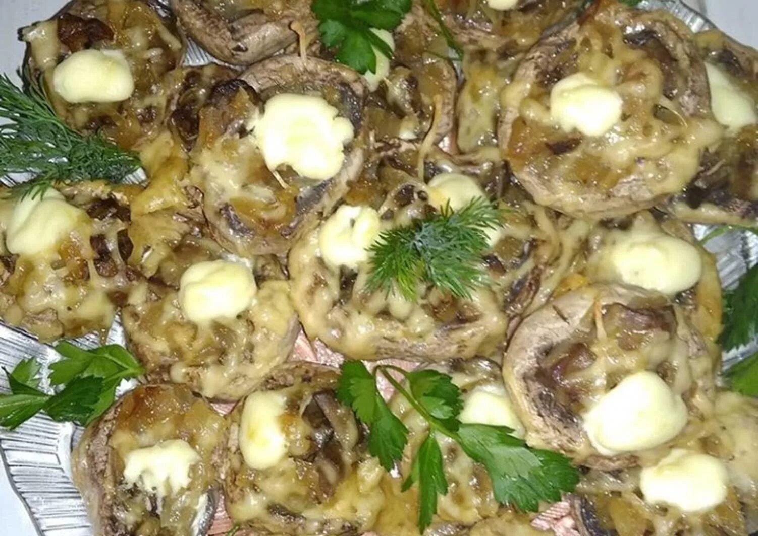 бутерброды с грибами. тарталетки с шампиньонами. закуски с грибами рецепты с фото. закуски с грибами рецепты с фото. корзиночки с грибами и сыром.