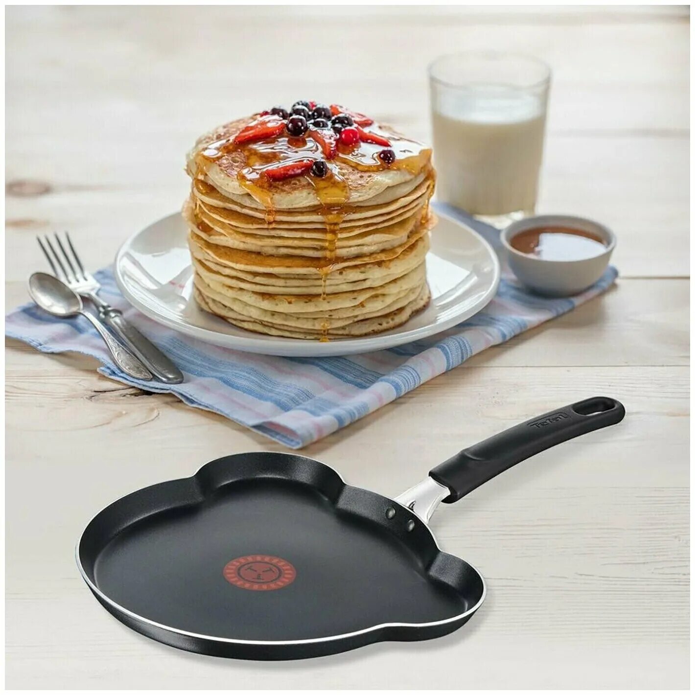 Сковорода блинная alpenkok ak-0068/24n. Сковородка для блинчиков. Сковородка для блинчиков. Tescoma блинная smartclick. Сковорода le creuset для блинов.