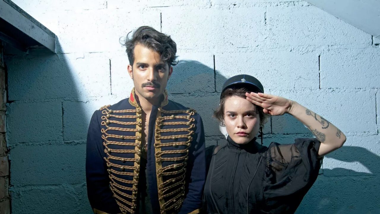 The avener & kadebostany - castle in the snow (feder remix. Группа кадебостани фото. Castle in the snow kadebostany. Kadebostany snow. Kadebostany snow.