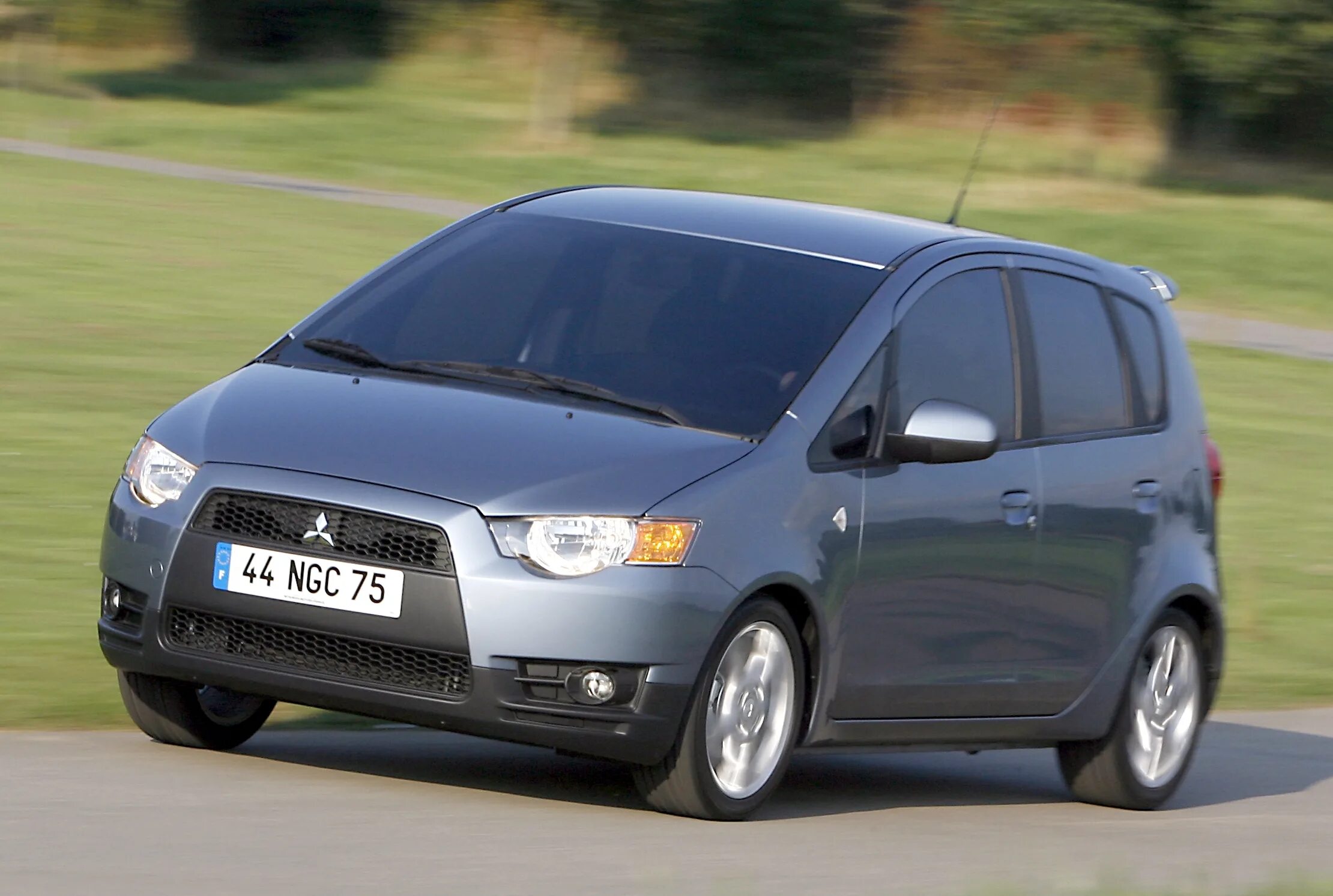 Mitsubishi colt 1. Mitsubishi Colt 2014. Митсубиси Кольт 2014. Mitsubishi Colt 2015. Митсубиси Кольт 1.3.