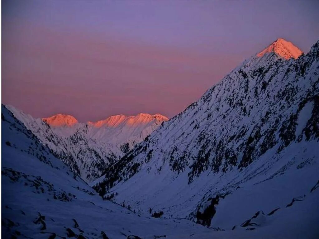 Отличие скалы от горы. Гора вопросов. Шесть гора. Шесть гора. Тянь шань 4к.