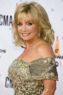 Slideshow picture of barbara mandrell today.