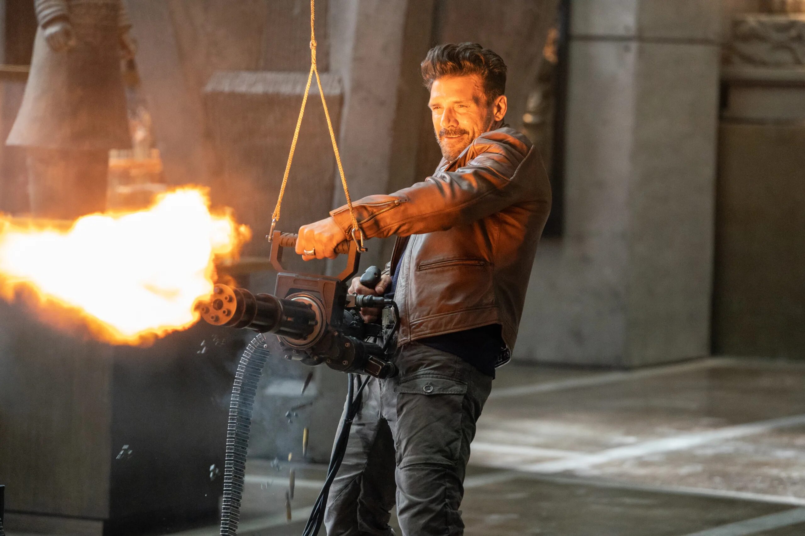 День курка концовка. Boss level 2020 фильм. Селина ло boss level. Мэл гибсон 2019. День курка фильм 2021.