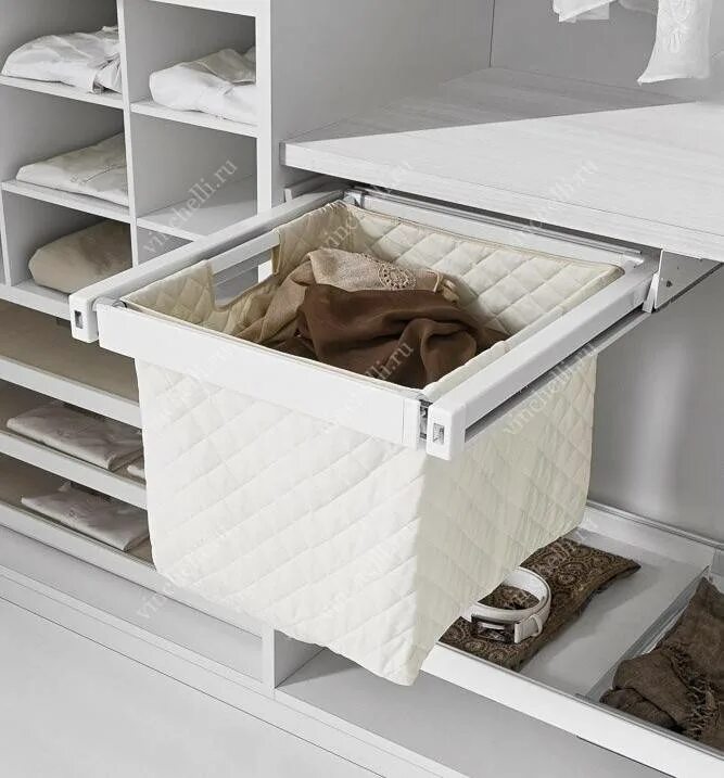 Мдм корзина для белья откидная 300. Встроенная корзина для белья. Встроенная корзина для белья. Корзина для грязного белья выдвижная. Встроенные корзины для белья.