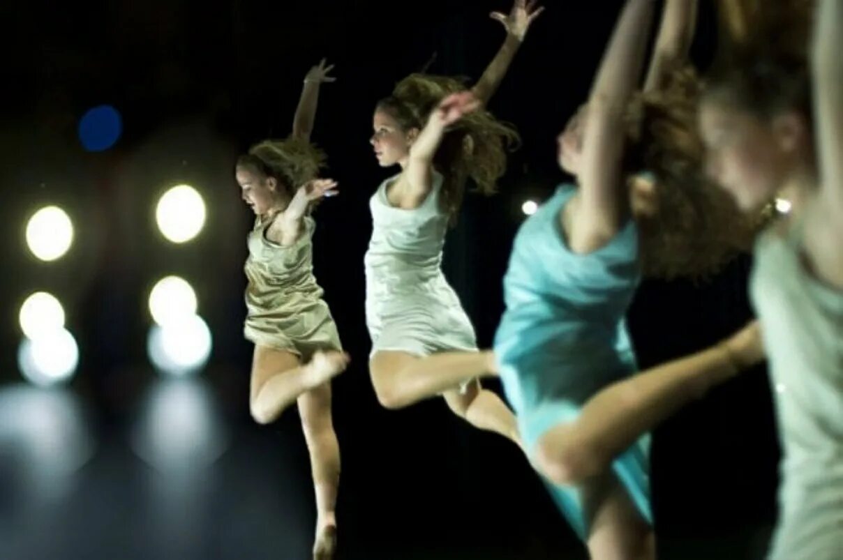 Танцевальное настроение. Танец мотивация для детей. Мотиваторы про танцы. Весеннее настроение танцы. Танец настроение видео