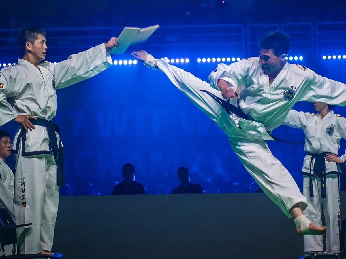 Выступления таэквондо. Таэквондо итф корея. taekwondo северная корея. южная корея тхэквондо. северная корея тхэквондо.
