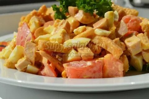 Салат морковь сыр колбаса сухарики