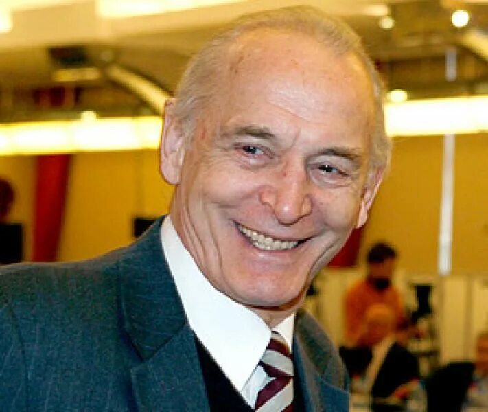 лановой портрет. василий лановой в молодости. василий лановой анна каренина. василий лановой фото. сколько лет актеру василию.