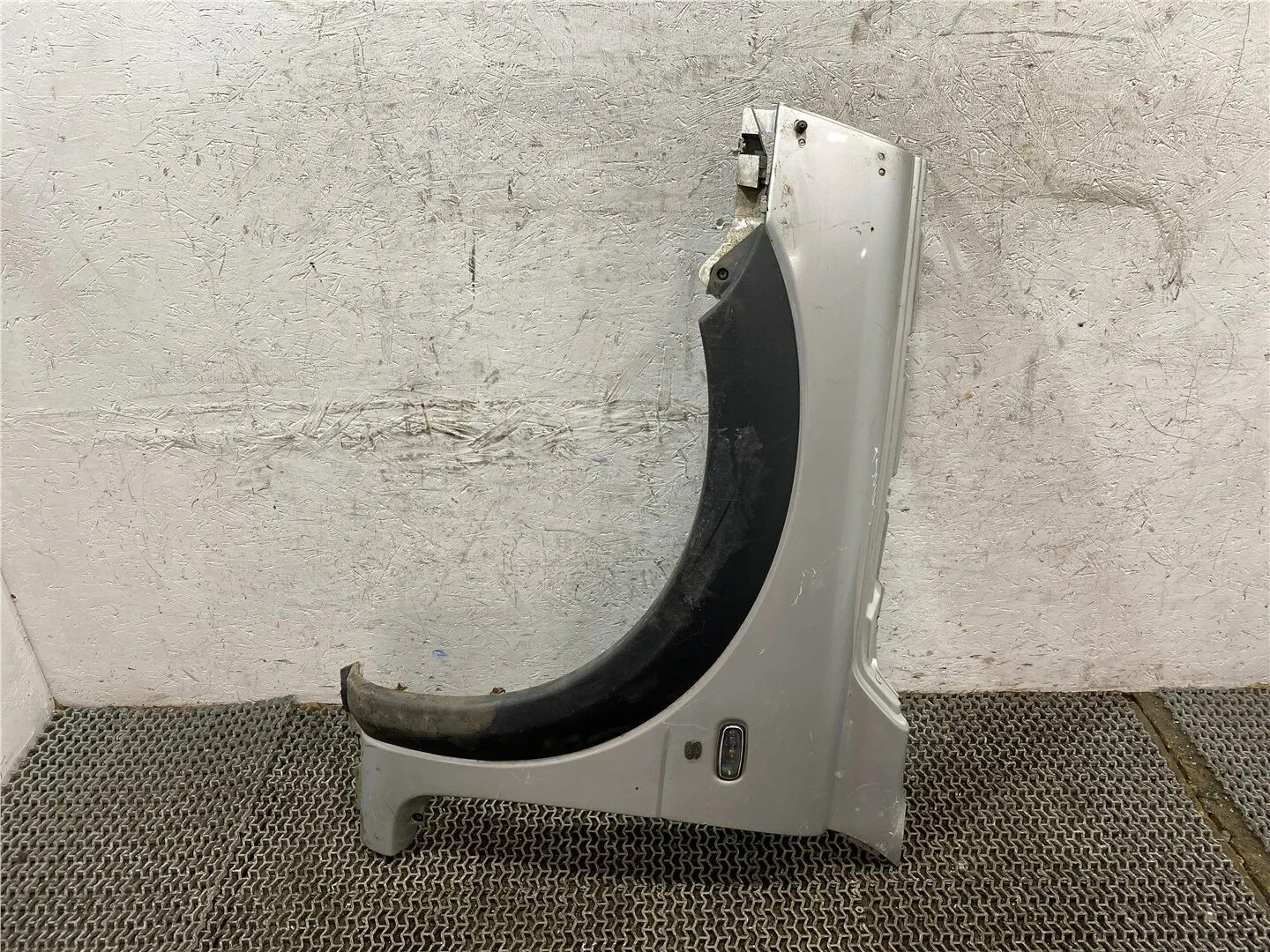 Крыло ленд ровер. Дискавери 4 правое крыло. Крыло ленд ровер. Крыло ленд ровер. Как снять крыло на лэнд ровер дискавери 2.