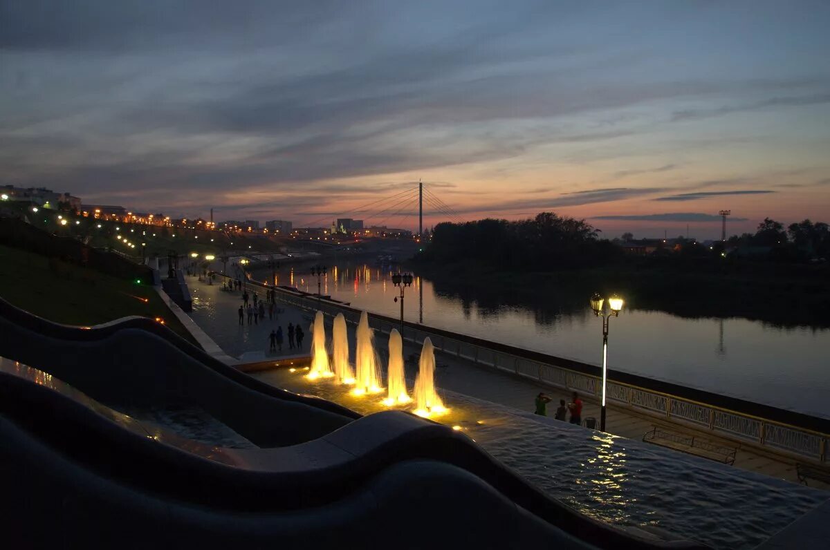 Тюмень набережная летом. Достопримечательности тюмени набережная тюмени. Набережная тюмень 2020. Тюменская набережная. Набережная тюмень.